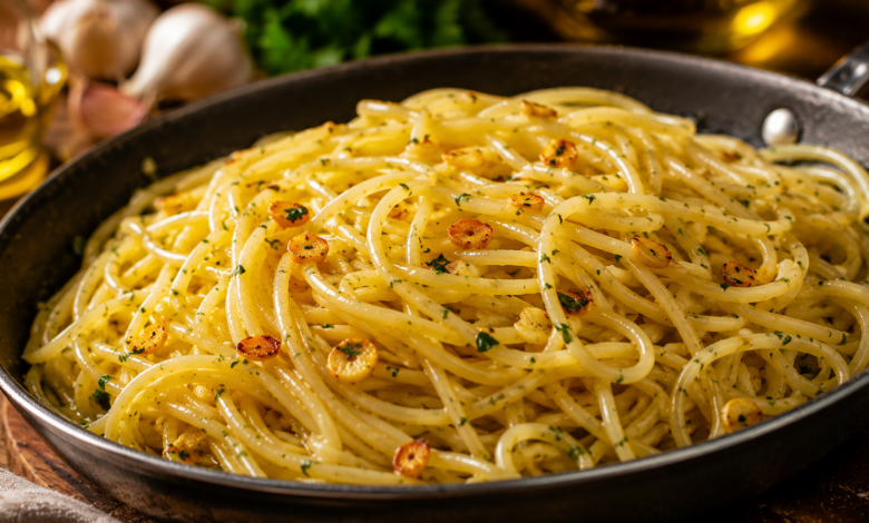 Macarrão ao Alho e Óleo Cremoso que Não Gruda e Fica Brilhante receita