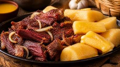 Carne de Sol com Macaxeira do Jeito Tradicional do Sertão com Manteiga de Garrafa receita